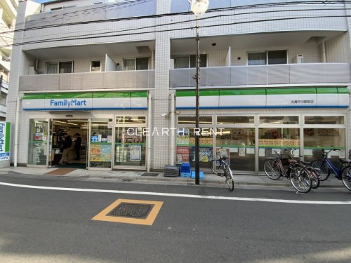 菱和パレス池袋要町4階 【コンビニエンスストア】ファミリーマート丸萬千川駅前店まで117ｍ
