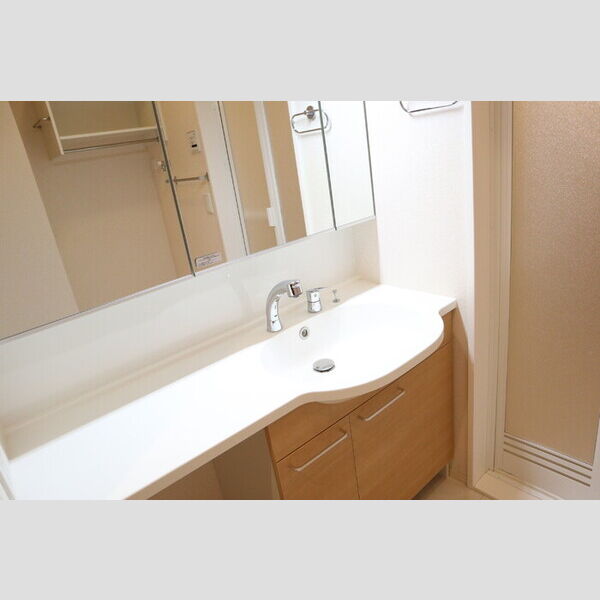 REGALO(レガーロ)101号室 洗髪洗面化粧台