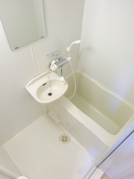 ＤＯＬＣＥ　ＹＯＫＯＨＡＭＡ関内 お風呂