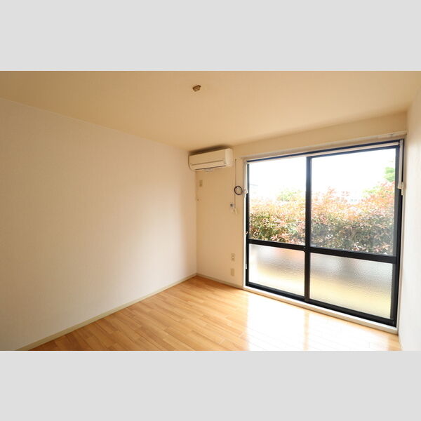 プレミールB 洋室