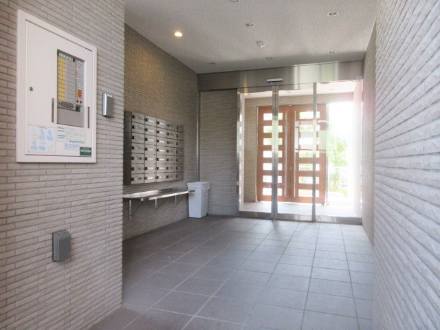 ファミーリェ希望ヶ丘　Ａ棟0108号室 ロビー