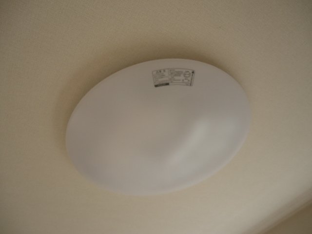 ハッピートモロー102号室 照明