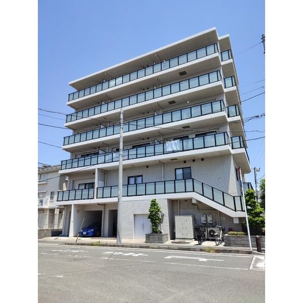 CASA　Y　BELLALUCHE 外観