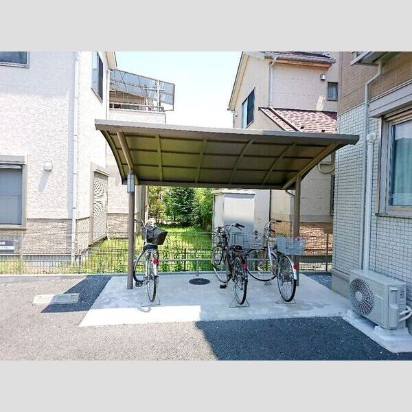 レイディアント 駐輪場