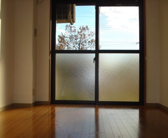 シャイニングｉｎ青葉Ⅱ 洋室１