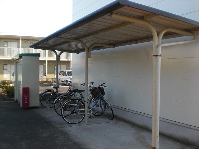 レオパレスグレイス202号室 駐輪場