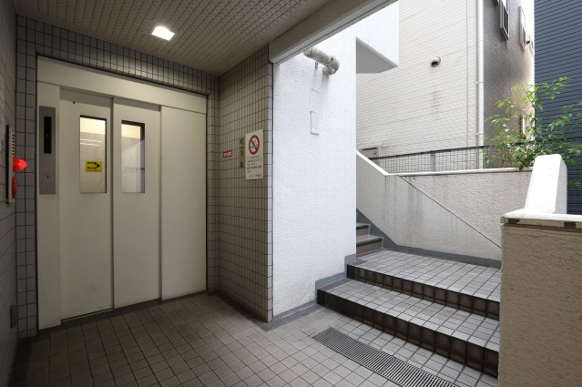 スカイコート入谷905号室 エレベーターホール