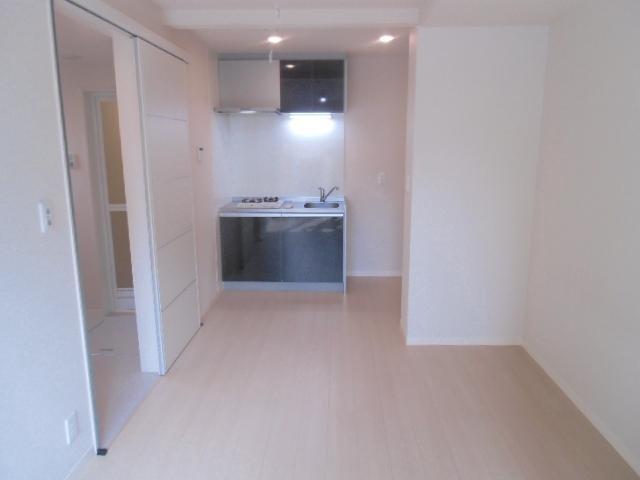 Ｒｏｏｍｓ武蔵浦和1階 リビング