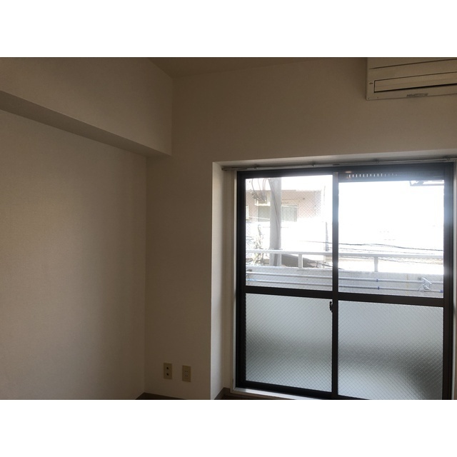 スカイコート鶯谷 内観