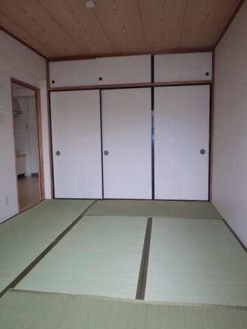 ルミエール妙蓮寺 302号室の写真です