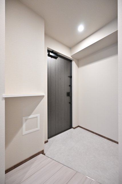 ＧＲＡＮＳＩＴＥ　ＮＡＫＡＭＥＧＵＲＯ10階 玄関