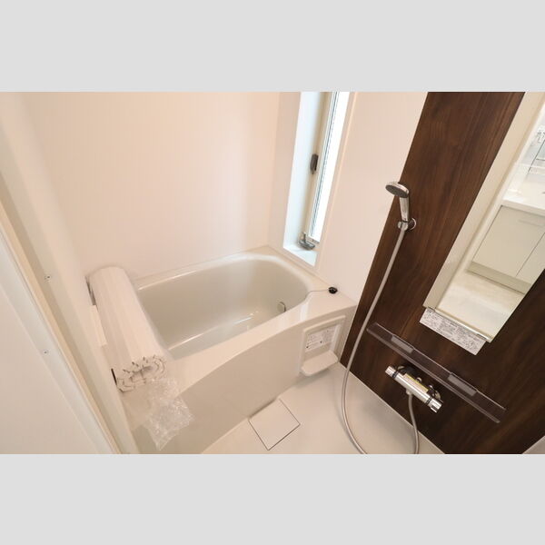 ボヌールATK 追い焚き給湯機能付き浴室(小窓付)