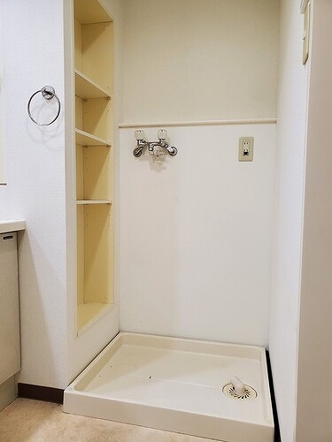 菊名レジデンシアプラザ2階 室内洗濯機置場　※2024年6月撮影