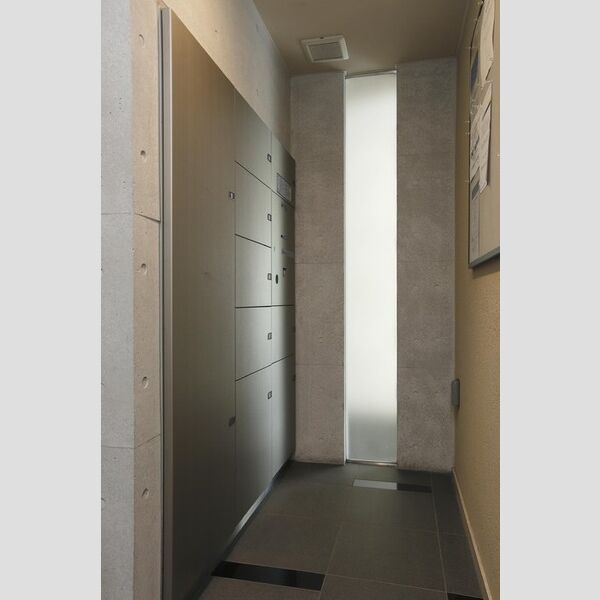 カスタリア三宿0307号室 宅配ボックス