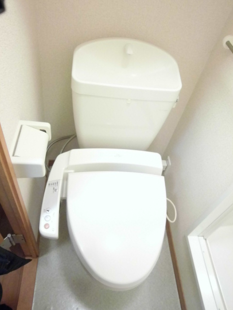 レオパレスウィルほたる野101号室 温水洗浄便座