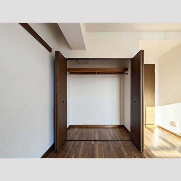 オーシャンビュー壱番館1904号室 収納