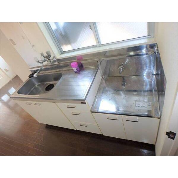 ローズシャトル1号館0302号室 キッチン