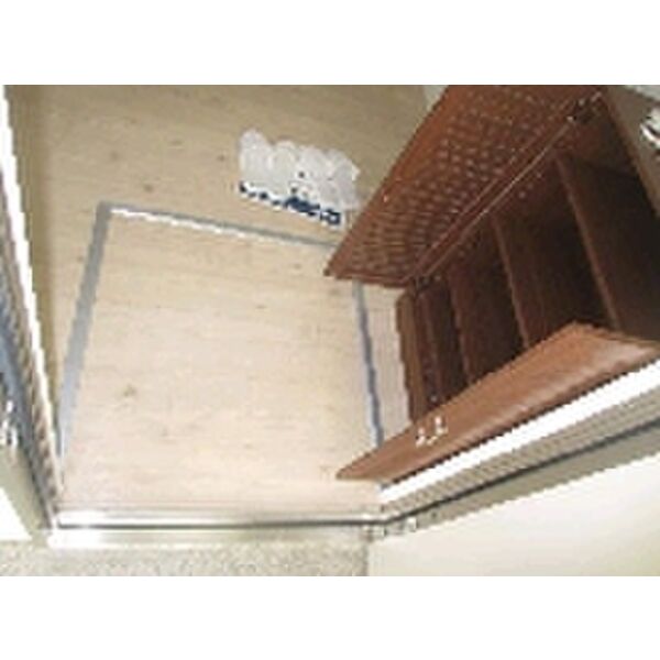 第18明智ビル 玄関