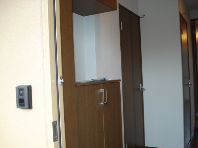 ヤハウェイ　山本202号室 シューズＢＯＸ