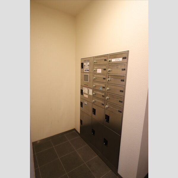 アテリア コート 集合ポスト　宅配ボックス