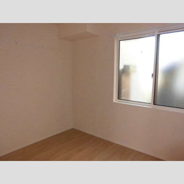 スターリィ・コート大倉山302号室 洋室3.8帖