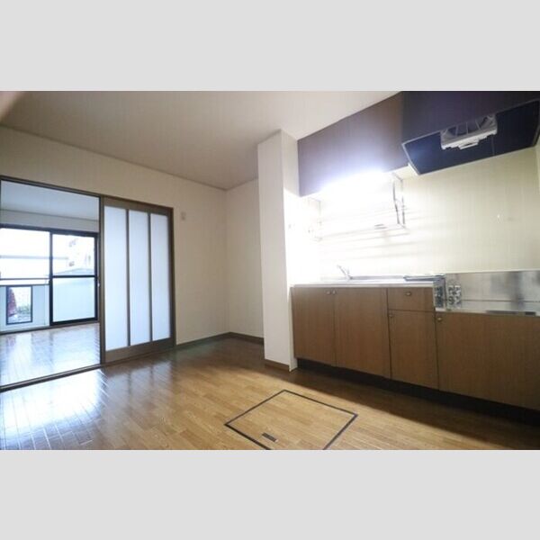 アリュール　B105号室 DK6帖