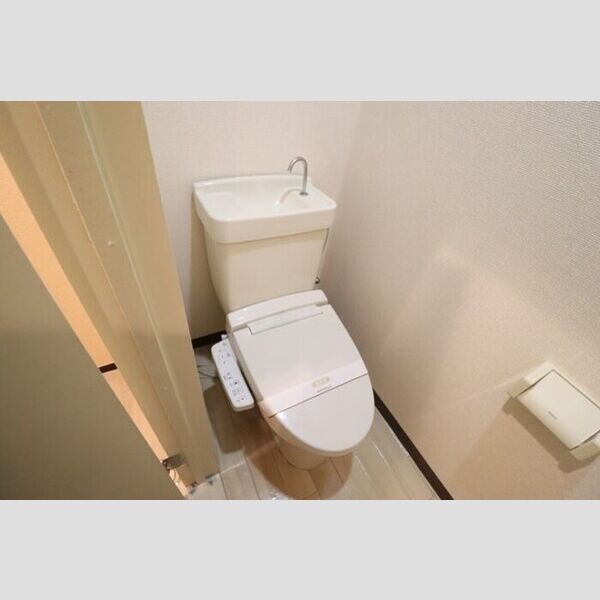 ラポール16 トイレ(温水洗浄暖房便座)