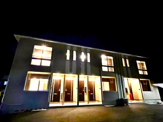 ルル　リヴィン(LULU   LIVIN） 外観写真（夜）