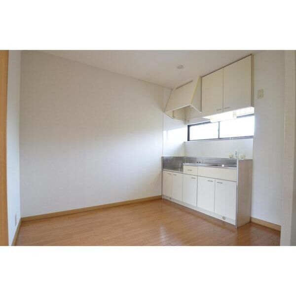 メゾンたまプラーザB リビング