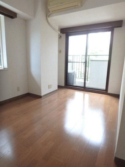 目黒青葉台グランドハイツ2階 洋室1