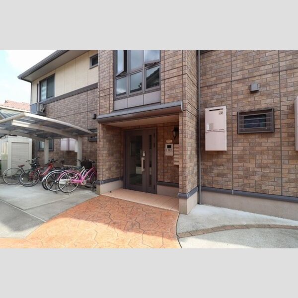 ベルツリー　A エントランス