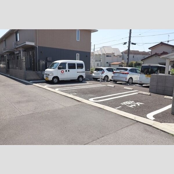 ソレアード202号室 駐車場