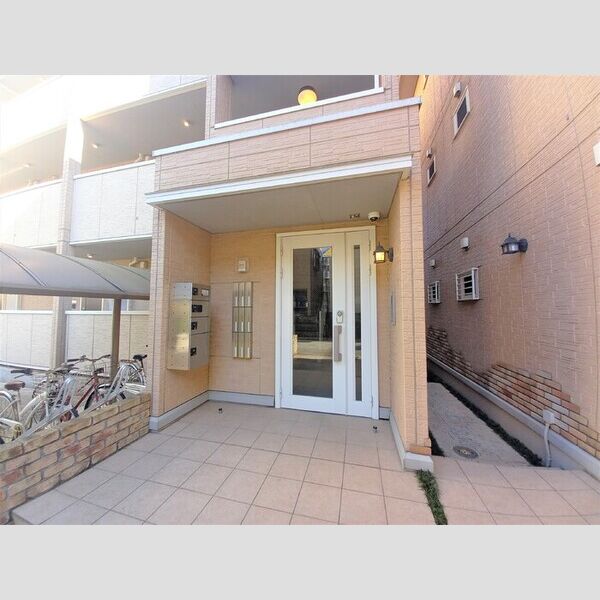 クラインハイム越谷　A エントランス