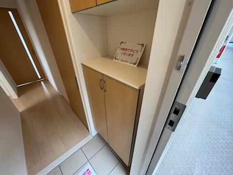 エスポワールせんげん台201号室 下駄箱