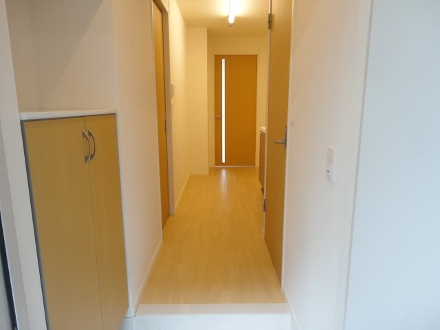 Ｐｒｉｍｅ　Ｃｏｕｒｔ・川口（プライムコート・川口） 玄関～キッチン