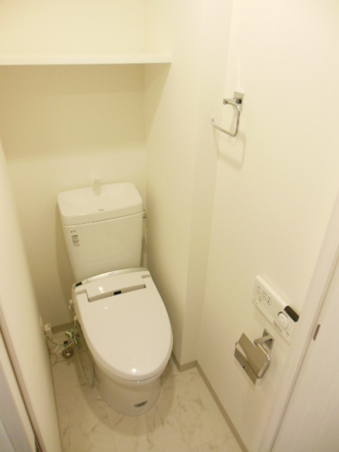 グランド・ガーラ桜木町駅前7階 シャワー付きトイレ