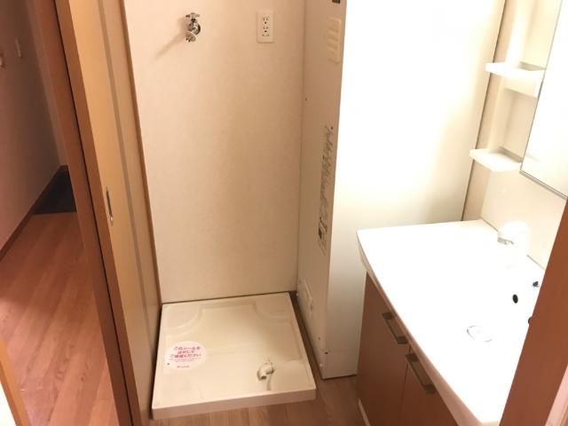 オリエンテ106号室 洗濯機置場