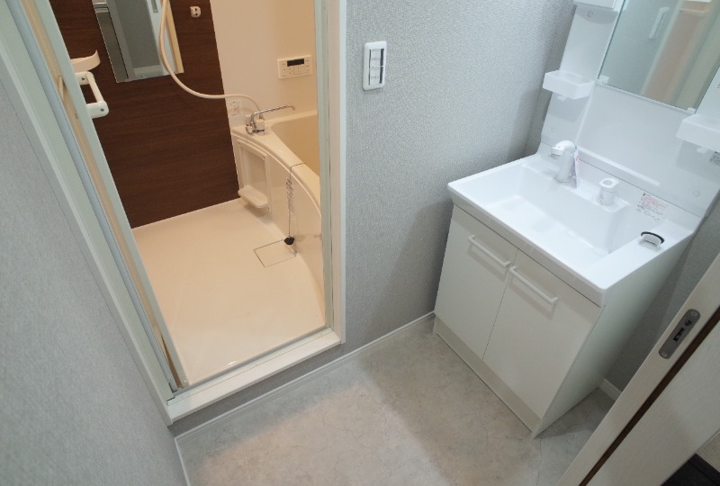 プレジール三山1階 内観