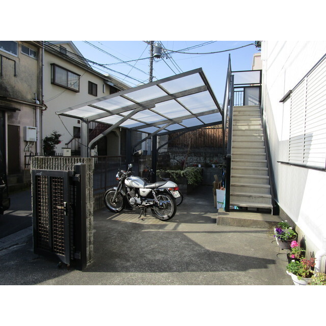 ひかりコーポ小日向202号室 駐輪場