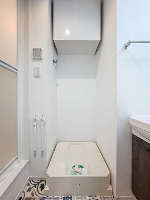 ソルナクレイシア巣鴨2階 室内洗濯機置場