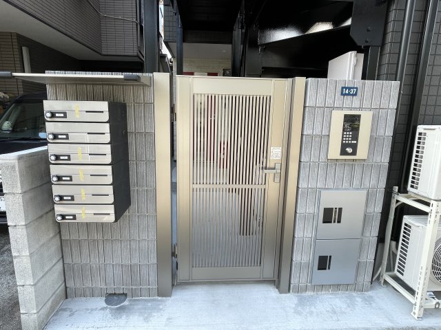 ベルツシーバ102号室 エントランス