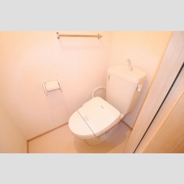 グランモア八柱202号室 トイレ　温水洗浄暖房便座