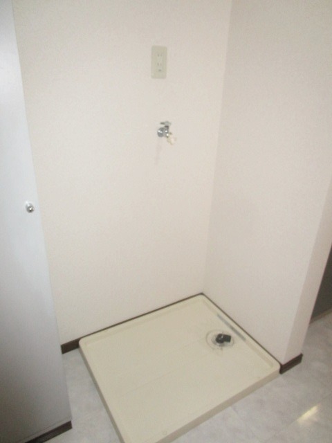 デルニエワコーI1階 内観