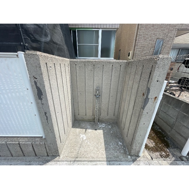 uハウス201号室 外観