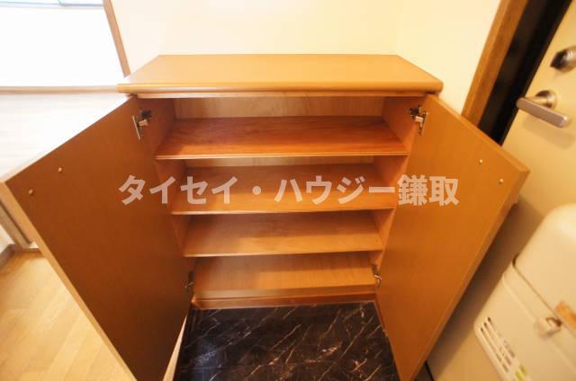 リリーヴィレッジＥ棟 下駄箱です