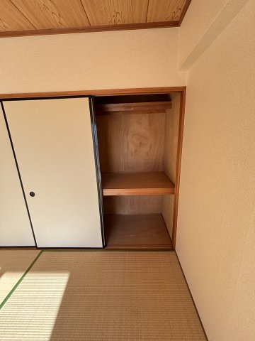 幸栄パレス501号室 収納