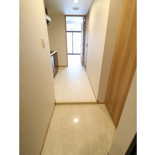 プレール・ドゥーク梅島703号室 玄関