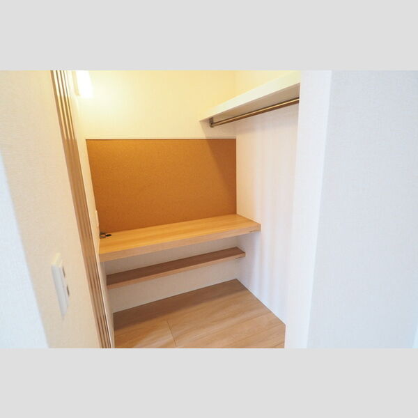 ウェルデンス戸塚　B205号室 収納