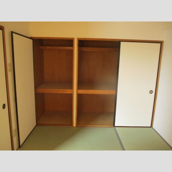 ラフィネ西都賀 収納