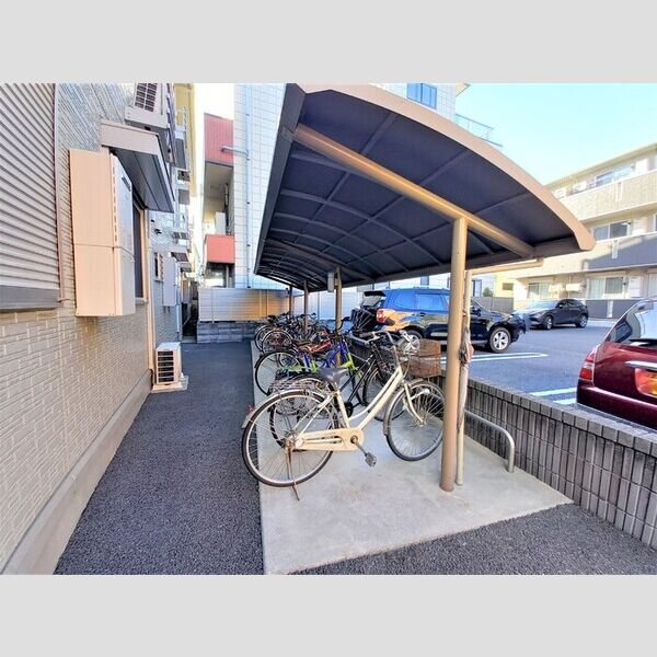 ロイヤルヒル共栄　Ⅰ105号室 駐輪場